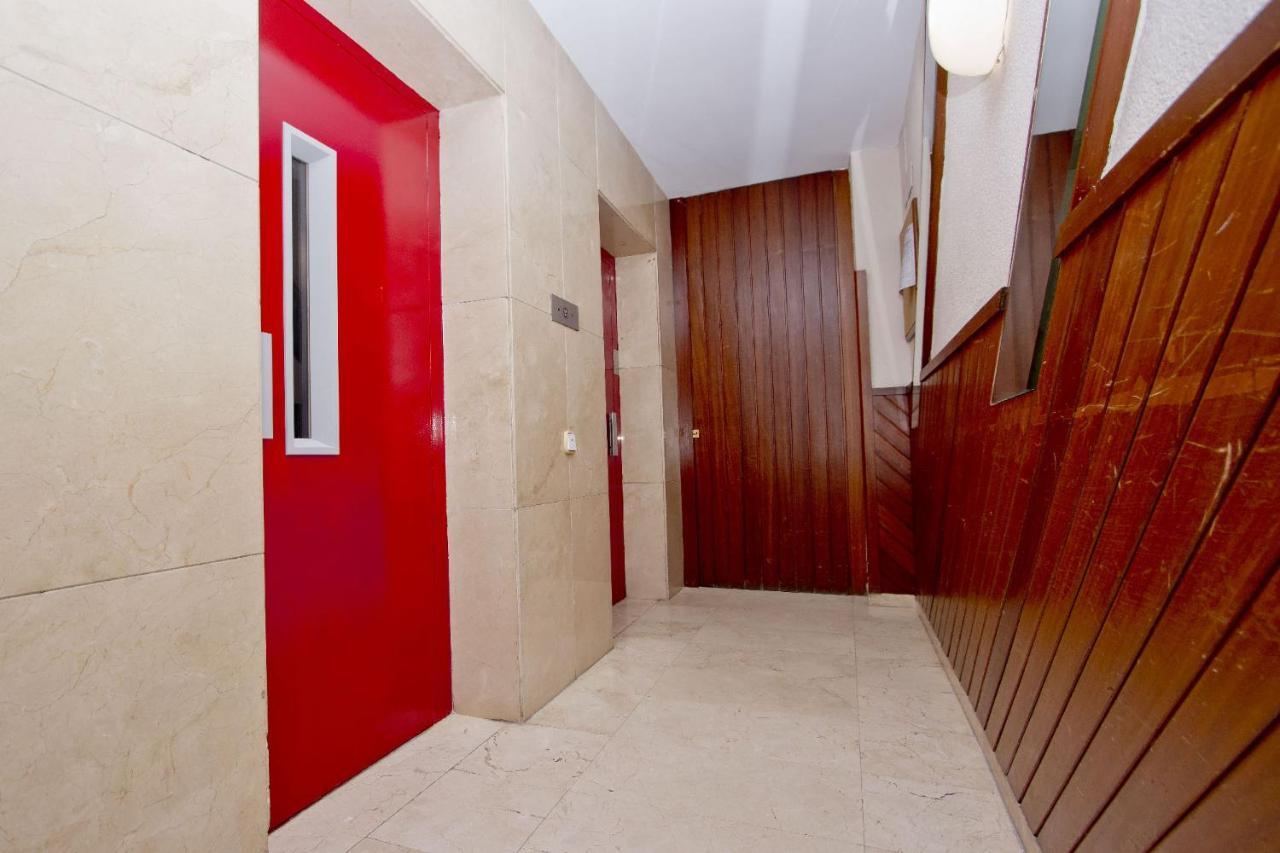 Barcelona City North Hostal ภายนอก รูปภาพ