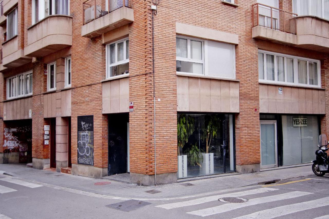Barcelona City North Hostal ภายนอก รูปภาพ