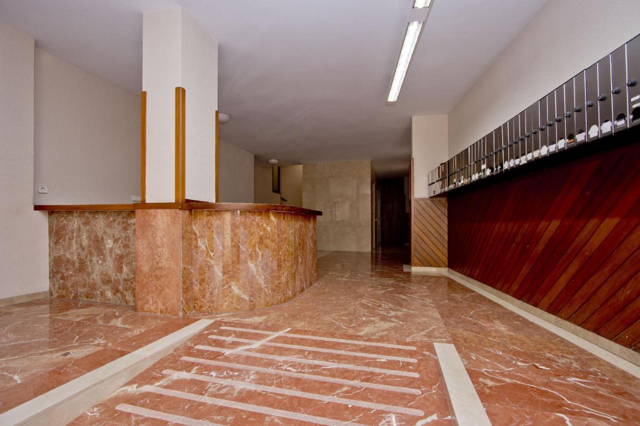 Barcelona City North Hostal ภายนอก รูปภาพ