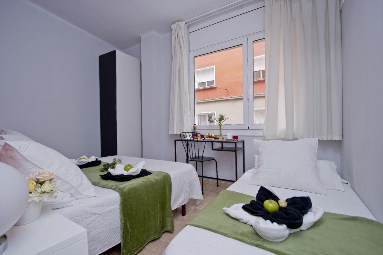 Barcelona City North Hostal ภายนอก รูปภาพ
