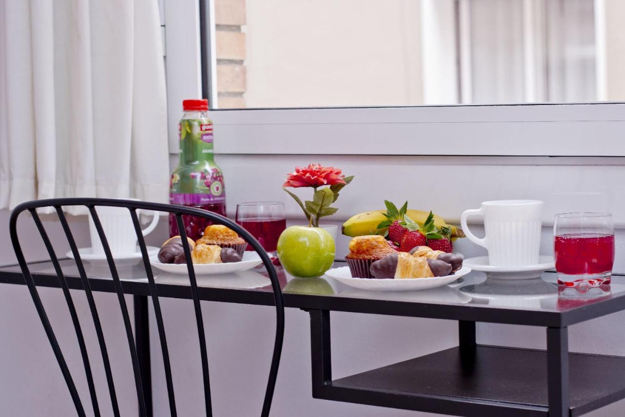 Barcelona City North Hostal ภายนอก รูปภาพ