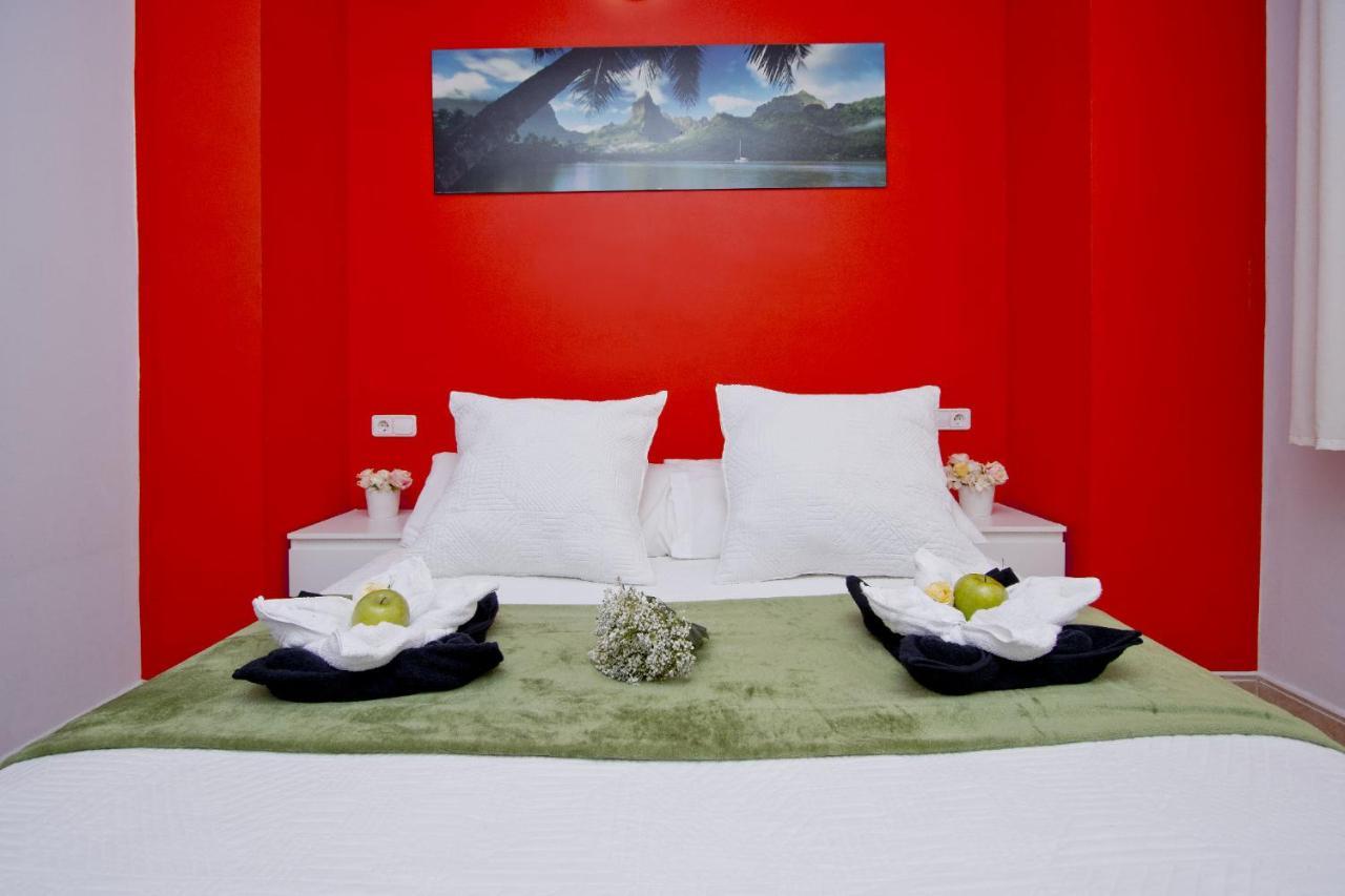 Barcelona City North Hostal ภายนอก รูปภาพ