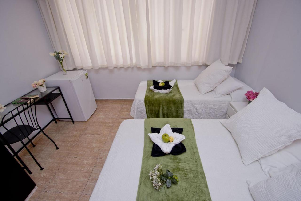 Barcelona City North Hostal ภายนอก รูปภาพ