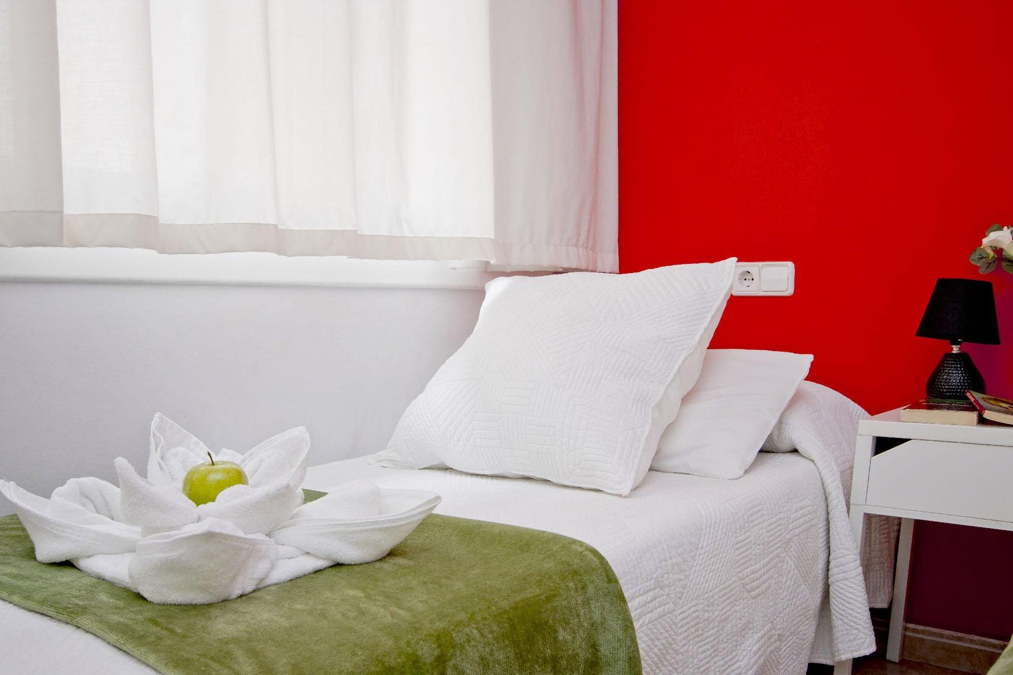 Barcelona City North Hostal ภายนอก รูปภาพ