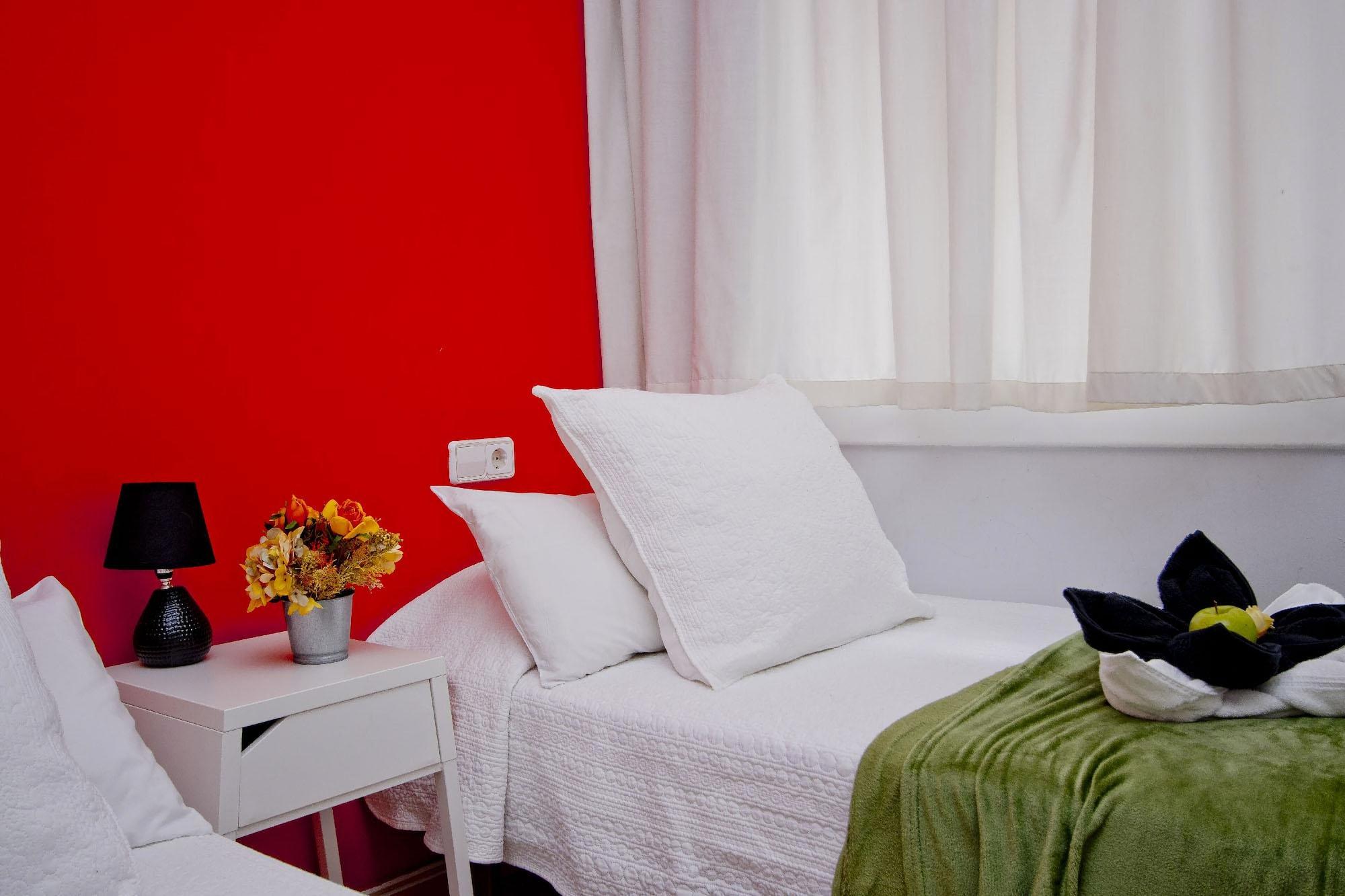 Barcelona City North Hostal ภายนอก รูปภาพ