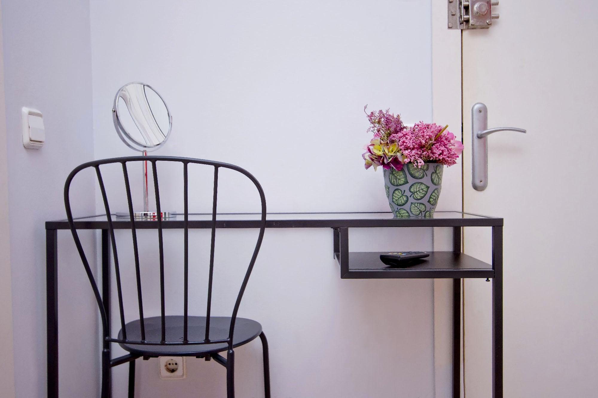 Barcelona City North Hostal ภายนอก รูปภาพ