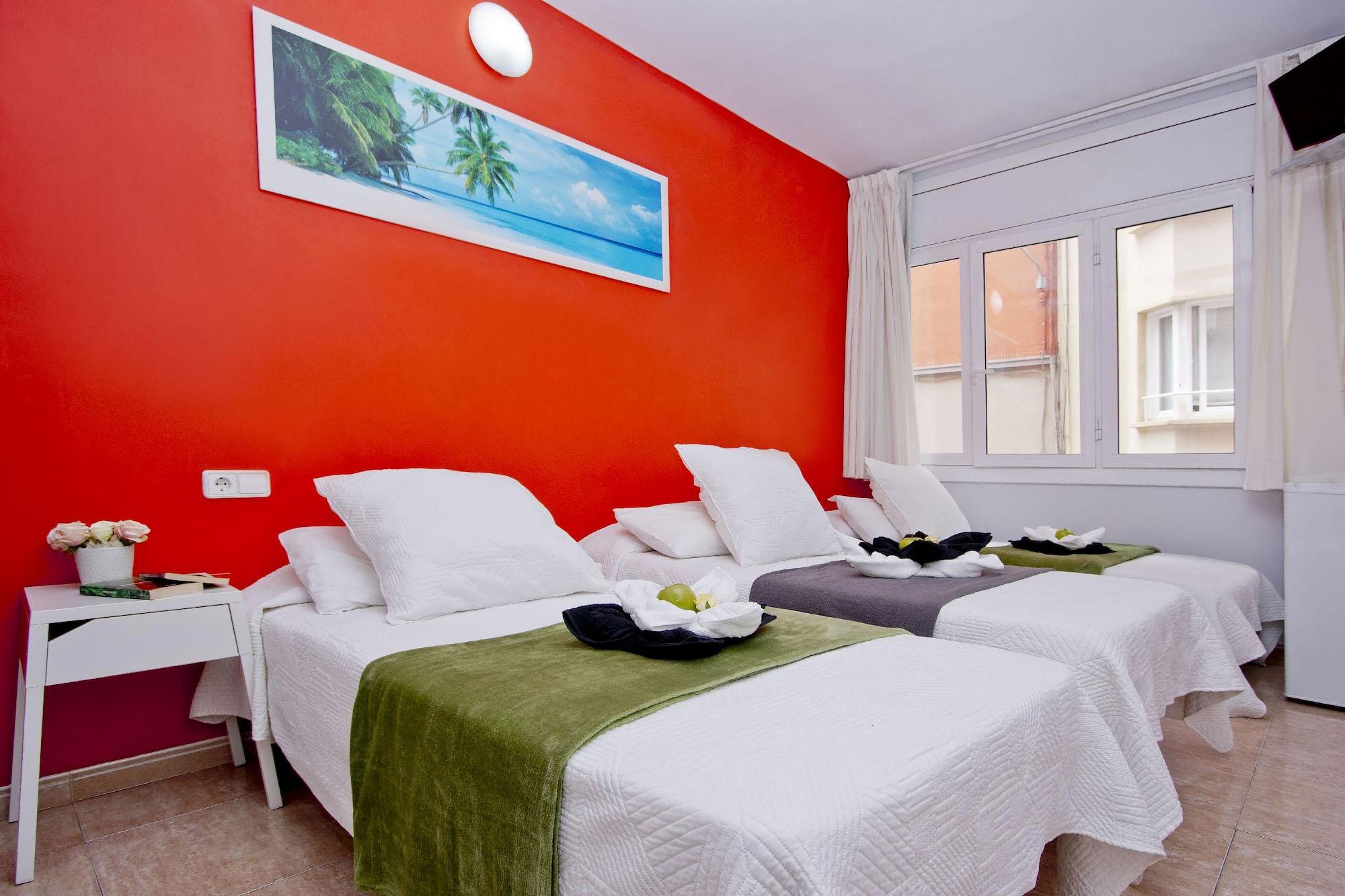 Barcelona City North Hostal ภายนอก รูปภาพ