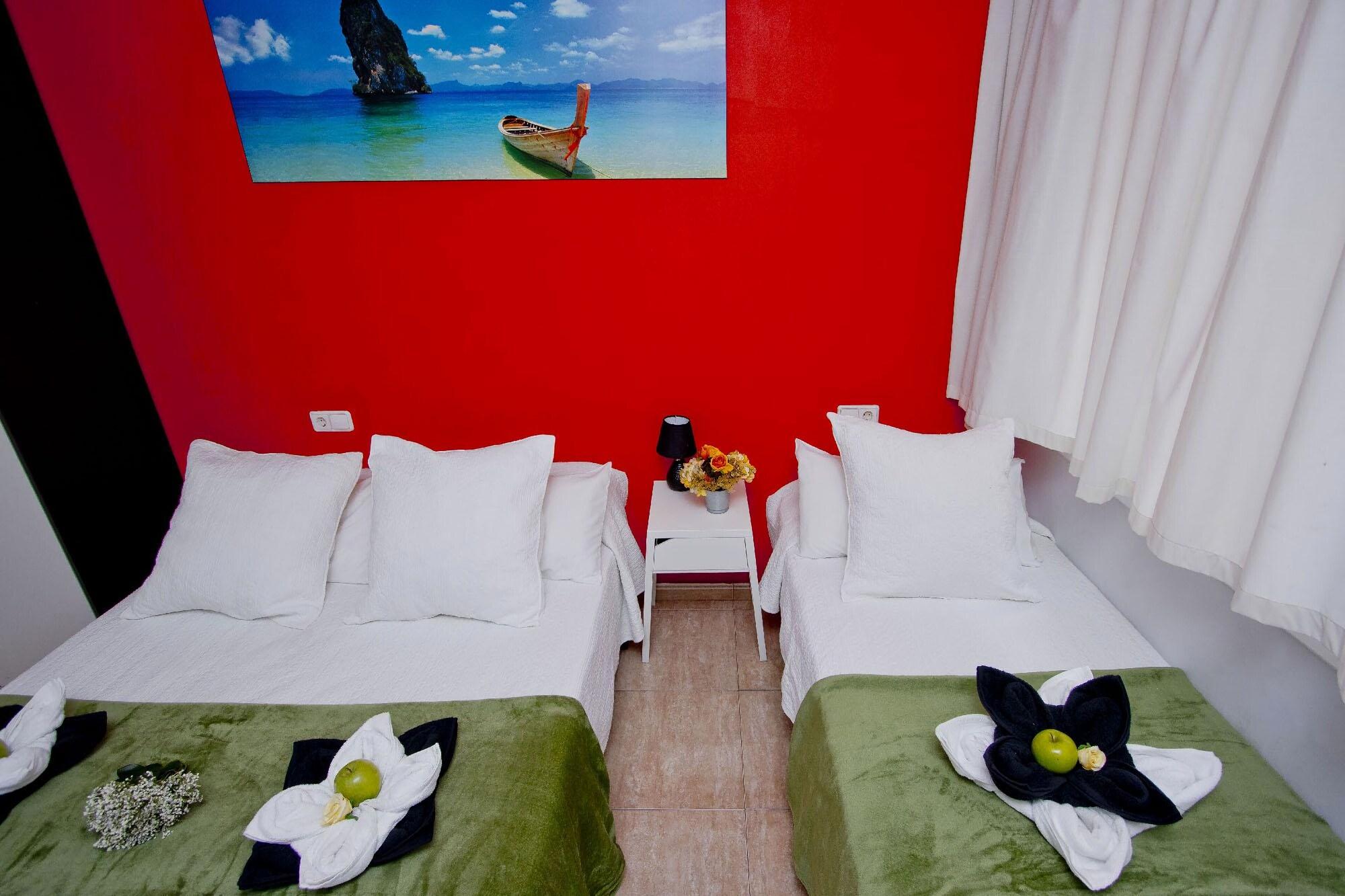 Barcelona City North Hostal ภายนอก รูปภาพ
