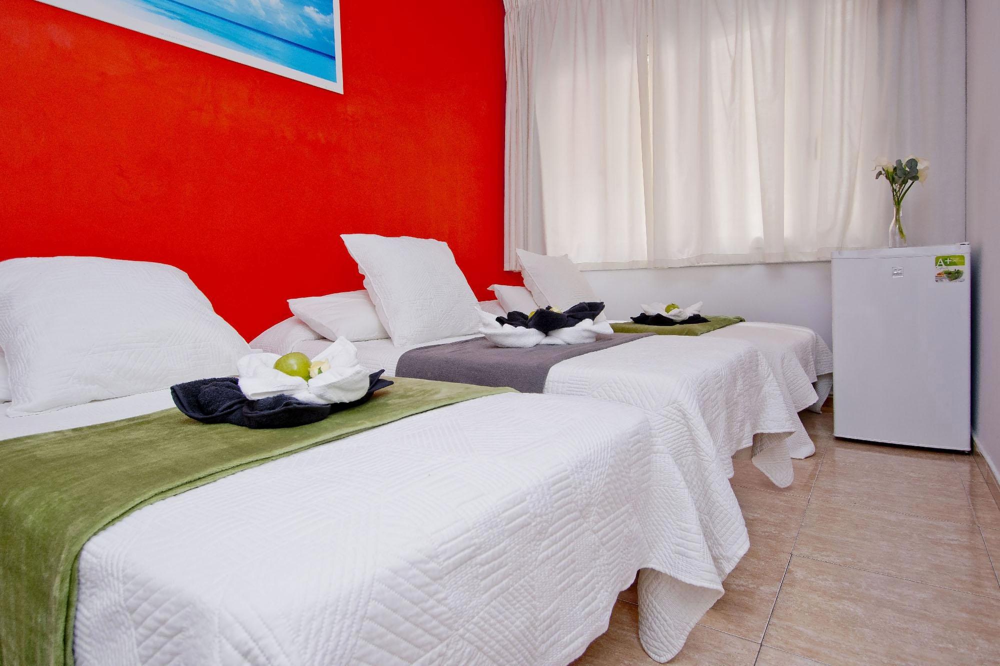 Barcelona City North Hostal ภายนอก รูปภาพ