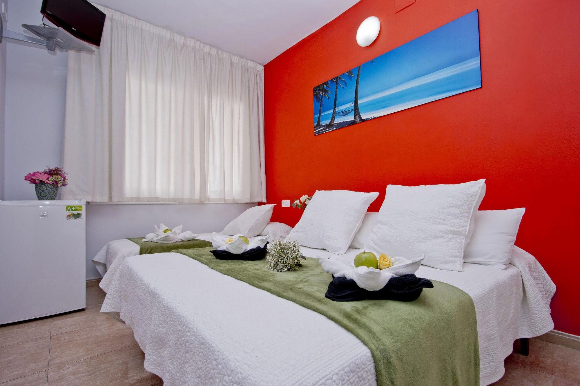 Barcelona City North Hostal ภายนอก รูปภาพ