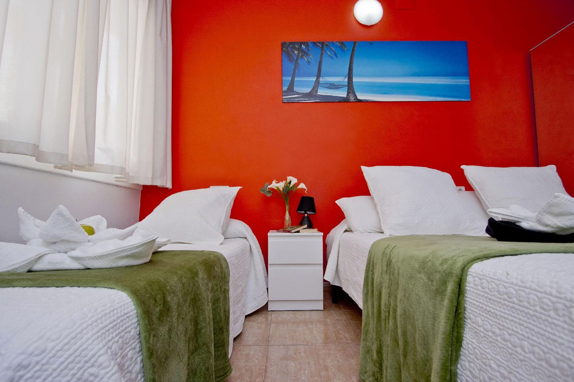 Barcelona City North Hostal ภายนอก รูปภาพ